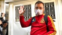 身兼香港記者協會主席的前《立場新聞》副採訪主任陳朗昇表示，在香港目前的法律條件及政治氣氛之下，連較具規模的《蘋果日報》及《立場新聞》都撐不住，其他規模較小的網媒相繼停運是可以理解 （美國之音湯惠芸）