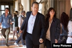 صحنه‌ای از فیلم «دوزخ» با شرکت تام هنکس و فیلیسیتی جونز