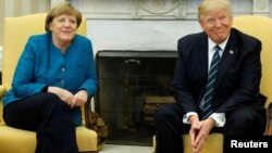 Пауза без потискання рук у Білому Домі 17 березня 2017