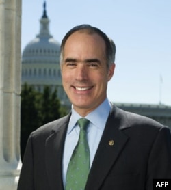 Robert Keysi, demokrat senator, nazarida O'zbekiston bilan aloqalarda huquq va demokratiya masalalariga ko'proq e'tibor berish kerak