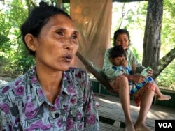 Long Thon is a farmer in Kandal provice, around 40 kilometers from Cambodia's capital city of Phnom Penh. Her family is one among the two million families facing drought. (Phorn Bopha/VOA Khmer)