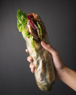 Kemasan dari rumput laut yang dapat dimakan dari Evoware. (Facebook/@evowareworld)