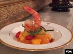 Asinan Jakarta William Wongso (Foto: VOA/Vena Dilianasari)