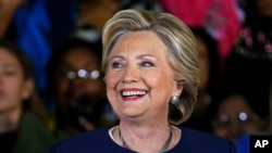 La candidata presidencial demócrata, Hillary Clinton, hace declaraciones en un evento organizativo de los demócratas de Pensilvania en Pittsburgh en el campo Heinz en Pittsburgh. Foto de archivo.