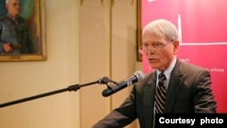 Mike Haltzel (Foto: SAIS Foreign Policy Institute)