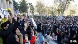 عکس آرشیوی از یک تجمع دانشجویی در دانشگاه تهران 