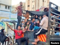 رفح کے مشرقی حصےسے فلسطینوں کی نقل مکانی کا ایک منظر، فوٹو 6 مئی 2024