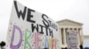 Manifestantes frente a la Corte Suprema de EE.UU. durante una audiencia sobre la legalidad del programa DACA, en Washington, el 12 de noviembre de 2019.