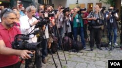 Arhiva - Novinari, snimatelji i fotoreporteri na zadatku (Foto: VOA/Veljko Popović)