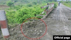 ရခိုင်ပြည်နယ်၊ ကျောက်ဖြူမြို့နယ်မှာ မြန်မာတပ်မတော်ယာဉ်တန်းတိုက်ခိုက်ခံခဲ့ရတဲ့ မြင်ကွင်း။ (ဓာတ်ပုံ - တပ်မတော် ကာကွယ်ရေးဦးစီးချုပ်ရုံး - ဇွန် ၃၀၊ ၂၀၂၀) 