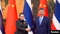 ထိုင်းဝန်ကြီးချုပ် Paetongtarn Shinawatra နဲ့တရုတ်သမ္မတ Xi Jinping တို့ နှစ်နိုင်ငံသံတမန်ဆက်ဆံရေး နှစ် (၅၀) ပြည့်အထိမ်းအမှတ် တရုတ်နိုင်ငံ၊ ဘေဂျင်းမြို့မှာ တွေ့ဆုံစဥ်။ (ဖေဖေါ်ဝါရီ ၆၊ ၂၀၂၅)