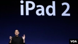 Jobs opacó la presentación del iPad 2 con su presencia. La nueva versión de esta tableta electrónica posee dos cámaras y tiene una velocidad 9 veces mayor a su versión clásica.