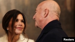 အမေဇုံ သူဌေးကြီး Jeff Bezos ။