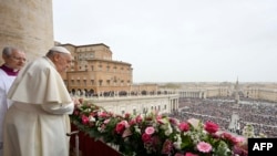 天主教教宗方濟各向聖伯多祿廣場的群眾發表復活節文告 (2024年3月31日)