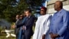 (De g) Les présidents Mohamed Ould Ghazouani, Ibrahim Boubacar Keita, Idriss Deby, Emmanuel Macron, Mahamadou Issoufou et Roch Marc Christian Kaboré assistent à une cérémonie à Pau en France, le 13 janvier 2020.
