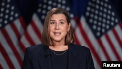 Elisa Slotkin, članica američkog Senata, u odgovoru na obraćanje američkog predsednika Donalda Trampa u Kongresu (Paul Sancya/Pool via REUTERS)