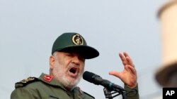 حسین سلامی در حال سخنرانی - آرشیو