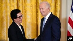 جو بایدن و که هوی کوان