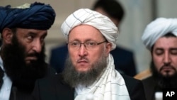 Tolibon guruhi o’z hukumatini e’lon qilar ekan, tayinlangan 33 rasmiyning atigi bir nafari o’zbek – juzjonlik Mavlaviy Abdul Salom Hanafiydir.