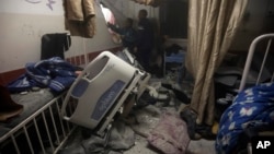 G'azoning Isroil hujumidan vayron bo'lgan Xon Yunus shifoxonasi, 2023-yil, 17-dekabr