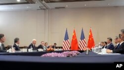 El presidente Joe Biden se sentó frente a frente con su homólogo chino Xi Jinping, el sábado 16 de noviembre, en Lima, Perú.