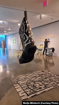 Rad Nikole Velickog "Blatnjave barice" na izložbi #SerbiaInRealLife