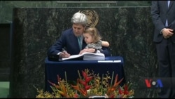 На підписання угоди в ООН Джон Керрі прийшов з онучкою. Відео