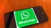 Imagen del logotipo corporativo de Wahatsapp en un iphone 6s. [Foto de archivo]