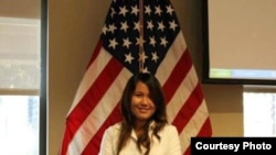 កញ្ញា​ព្រើង​ សុគន្ធ ឧសភា ​តំណាង​ក្រុមប្រឹក្សា​យុវជន​ឯកអគ្គរដ្ឋទូត​សហរដ្ឋ​អាមេរិក​ប្រចាំ​នៅ​កម្ពុជា។