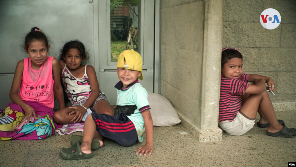 Arauquita se ha convertido en las últimas semanas en el refugio de más de 6.000 migrantes venezolanos que huyen de la violencia y los enfrentamientos armados. 