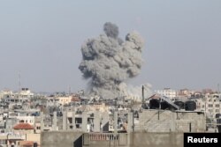 رفح میں ایک اسرائیلی حملے کے بعد کا منظر ، فوٹو رائٹرز 6 مئی 2024