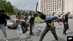 Rossiyaparast jangarilar. Donetsk. 25-may 2014.