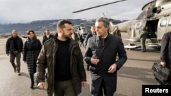 უკრაინის პრეზიდენტი, ვოლოდიმირ ზელენსკი და შვეიცარიიის საგარეო საქმეთა მინისტრი, იგნასიო კასისი. 