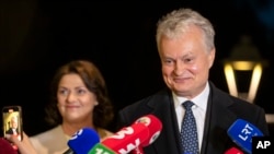 立陶宛总统吉塔纳斯·瑙塞达（Gitanas Nauseda）在2024年5月12日总统选举日与媒体见面。（美联社）