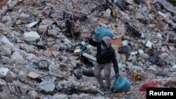 Ruševine zgrada u turskom gradu Hataju (Foto: REUTERS/Clodagh Kilcoyne)