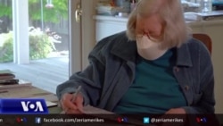 Vullnetarët ndihmojnë mijëra njerëz të sigurojnë takime për të marrë vaksinën