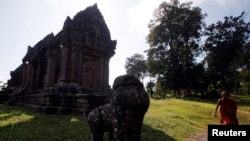 រូបឯកសារ៖ ប្រាសាទ​ព្រះ​វិហារ។