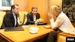  مذاکره عراقچی - روانچی با اشمید پیش از نشست کمیسیون مشترک ایران و ۱+۵ 