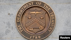نشان وزارت خزانه داری آمریکا روی ساختمان مقر این وزارتخانه در واشنگتن - آرشیو