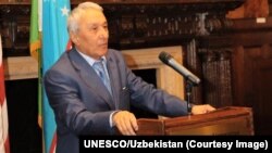 O'zbek adibi Erkin A'zam vatanining AQShdagi elchixonasida, 12-mart, 2015