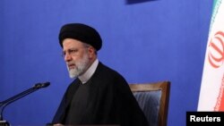 Rais wa Iran Ebrahim Raisi akihudhuria mkutano na waandishi wa habari mjini Tehran. Agosti 29, 2022.WANA.