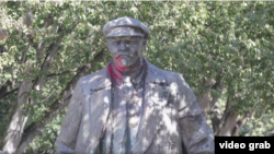 Памятник Лелілу у Сіетлі