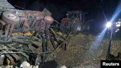 Explosion kills two at Polish grain facility