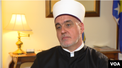 Reisu-l-ulema Kavazavovic, leader of the Islamic Community of Bosnia and Herzegovina