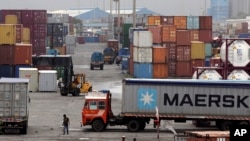 印度孟買集裝箱碼頭。