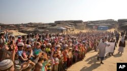 Bangladeshda qo'nim topgan rohinja qochoqlari