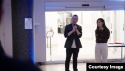 許穎婷在年末為當地港人籌辦聖誕聚會