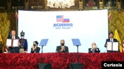 El presidente de Ecuador, Lenín Moreno, presidió la firma del Acuerdo Comercial (Primera Fase) con EE.UU. EEUU-Ecuador Acuerdo comercial.c0c0 [Foto cortesía de la Presidencia de la República de Ecuador].