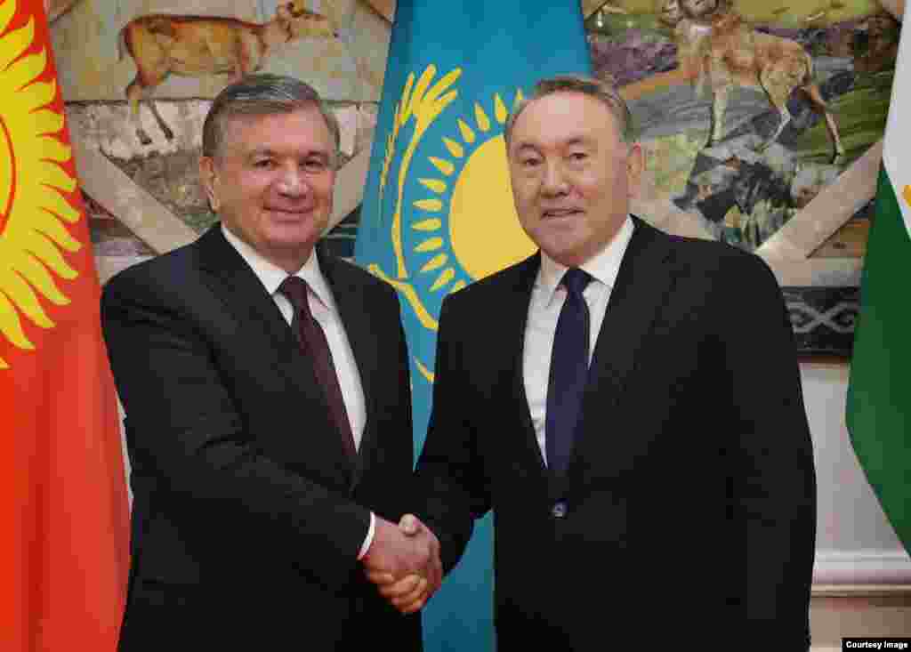 Qozog'iston rahbari Nursulton Nazarboyev O'zbekiston rahbari Shavkat Mirziyoyev bilan
