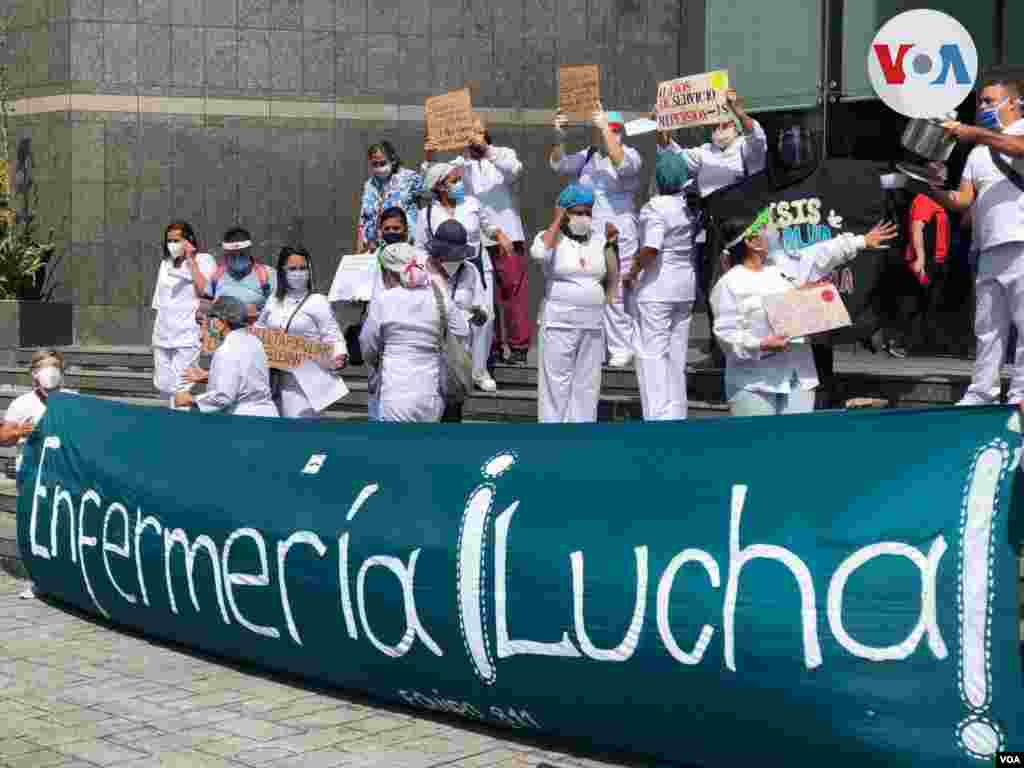 El sueldo actual es de menos de un dólar, a cambio oficial. Al igual que otros sectores, los enfermeros venezolanos piden un mejor suelo en dólares. Foto: Álvaro Algarra, VOA.